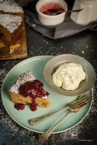 Gluten Free Apple and Berry Cake